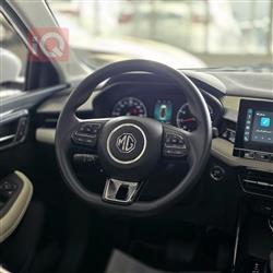 ئێم جی 5 پڵەس